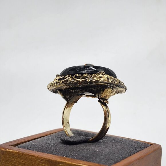 Antique Vintage Beautiful Large Black Glass Adjustable Cocktail Ring Gold Tone - Picture 3 of 8